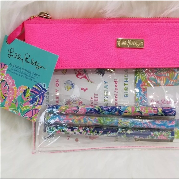 Lilly Pulitzer Handbags - NWT Lilly Pulitzer Agenda Bonus Pack